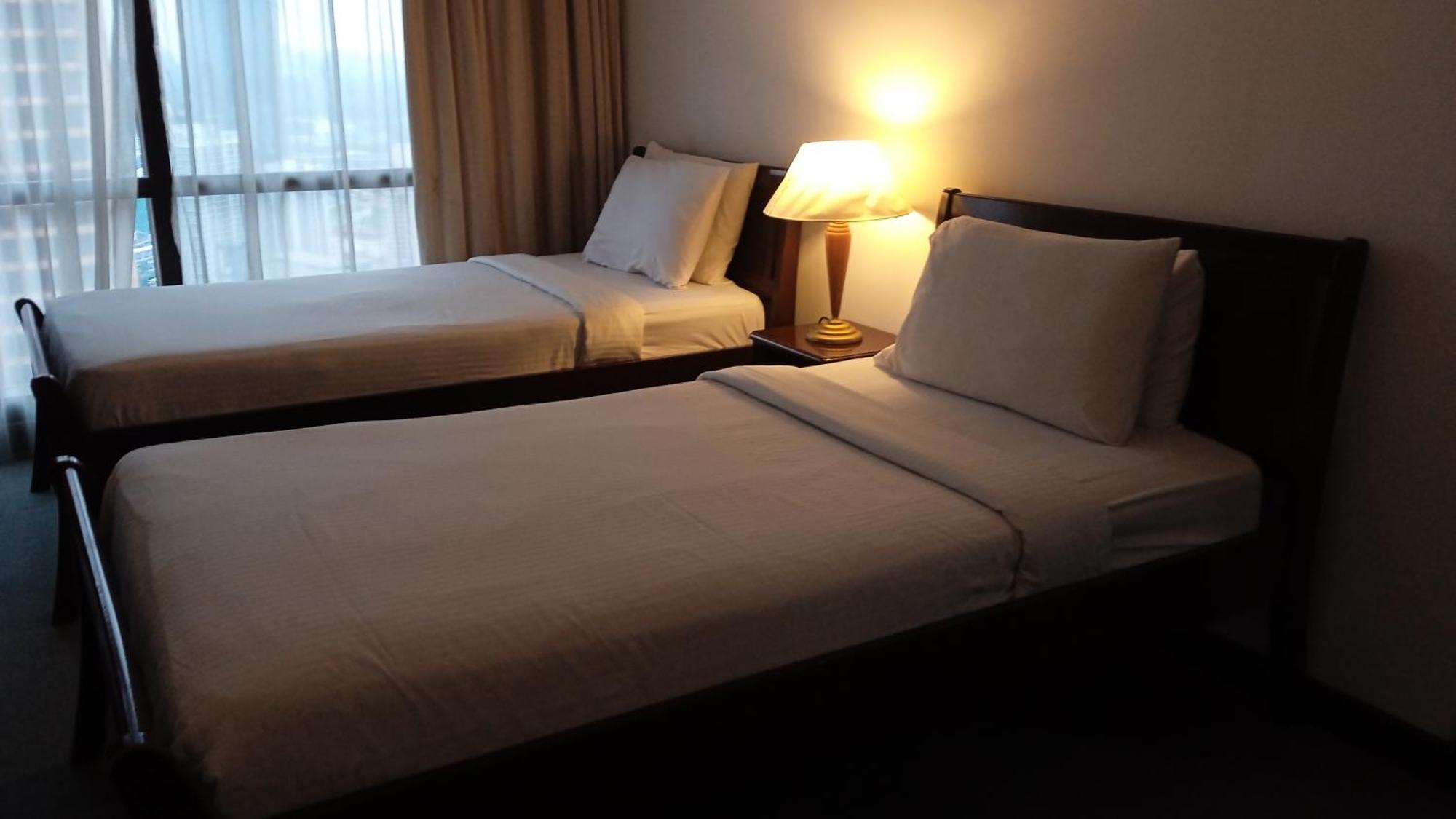Visitor Service Suits At Times Square Bukitbintang K L *