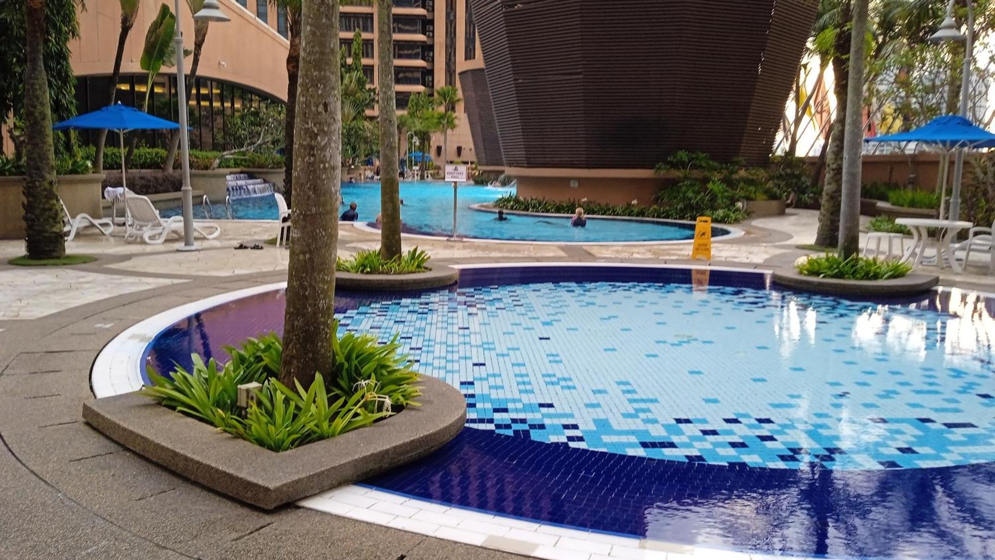 Visitor Service Suits At Times Square Bukitbintang K L *