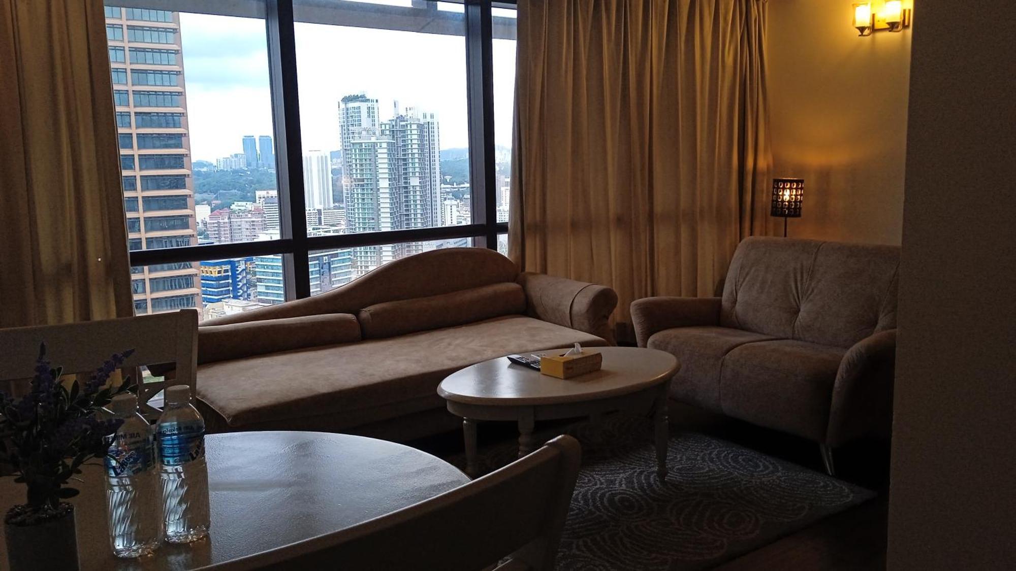 Visitor Service Suits At Times Square Bukitbintang K L * Kuala Lumpur