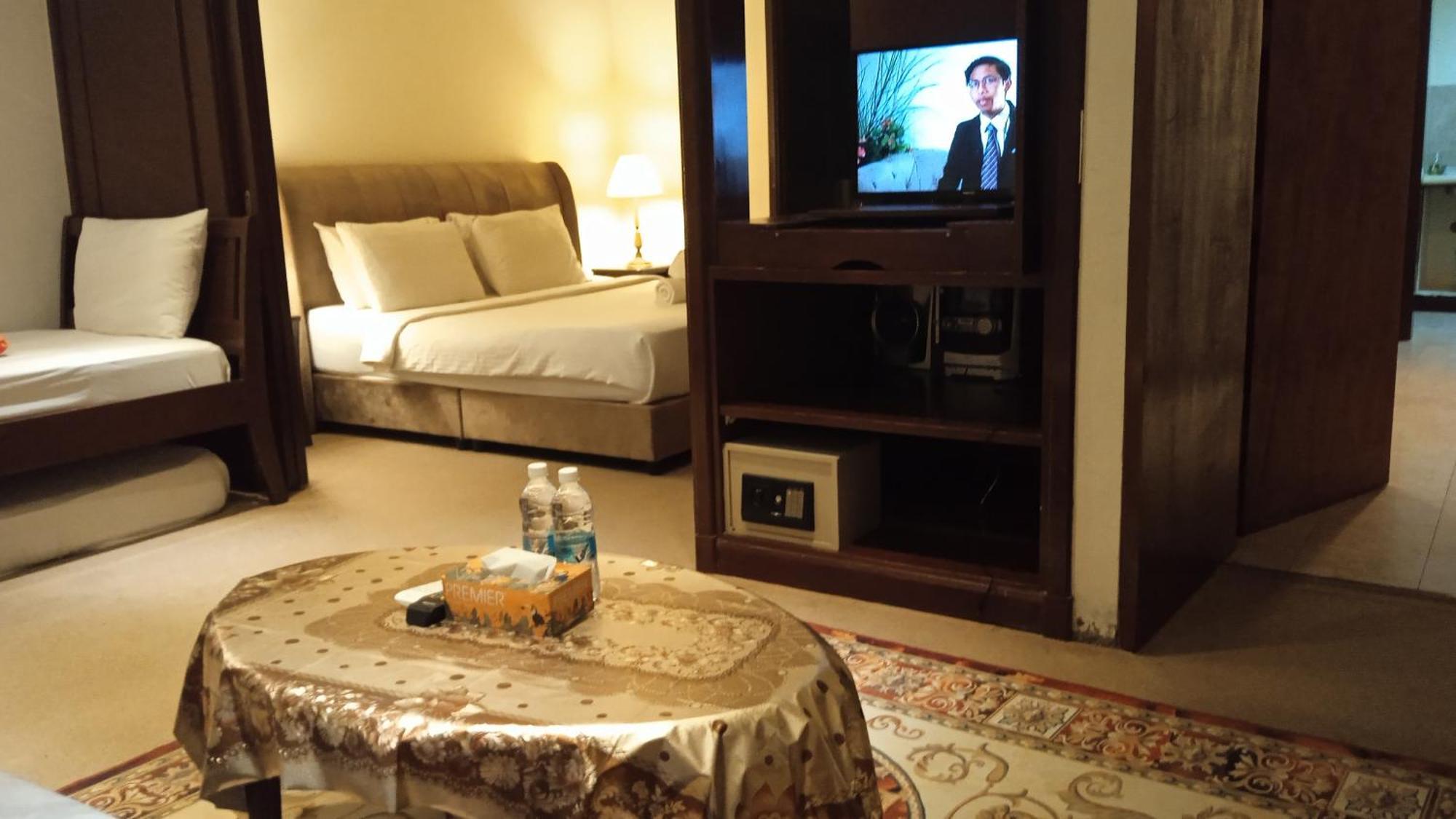 Visitor Service Suits At Times Square Bukitbintang K L Pangsapuri *