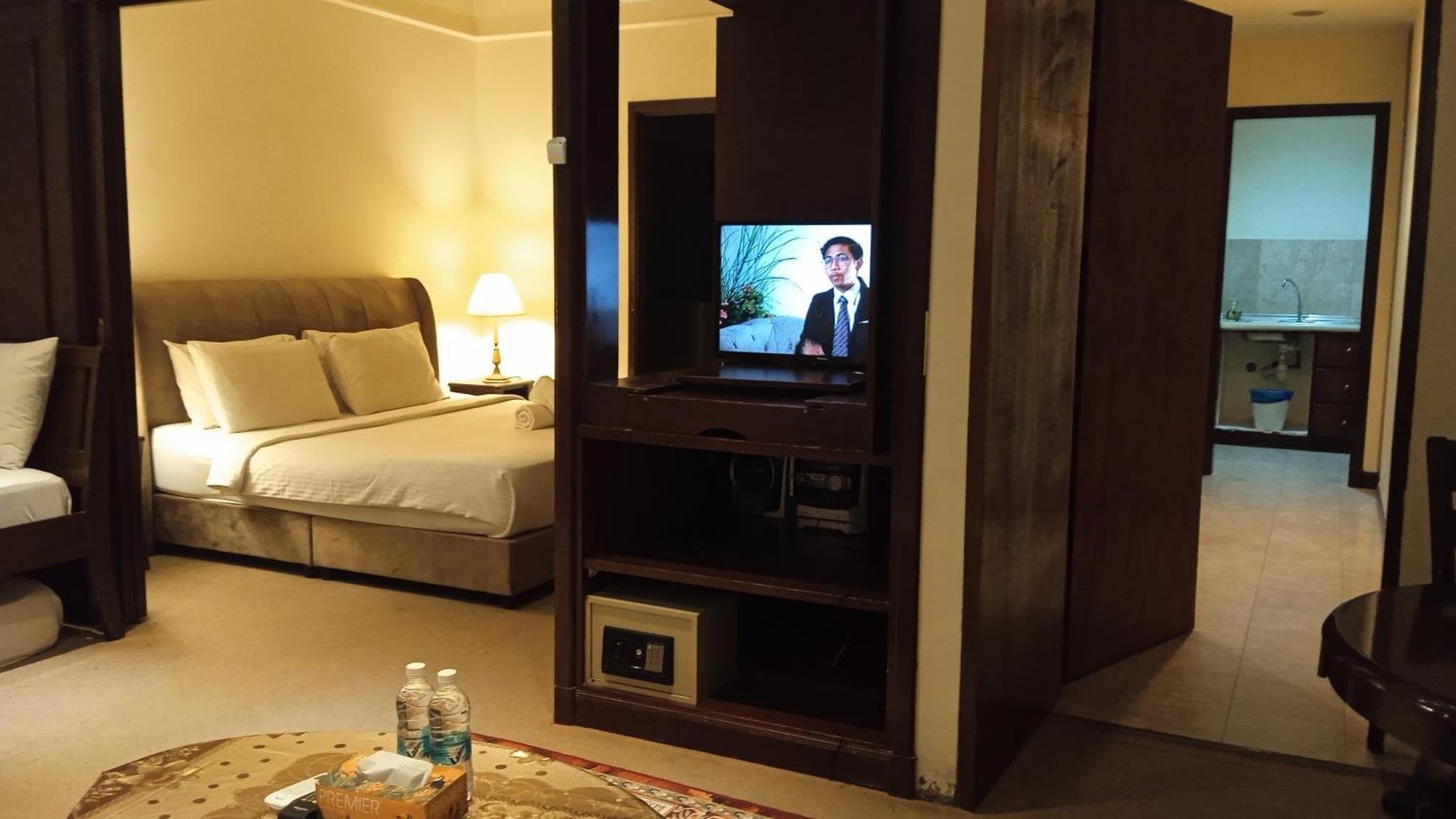 Visitor Service Suits At Times Square Bukitbintang K L Kuala Lumpur